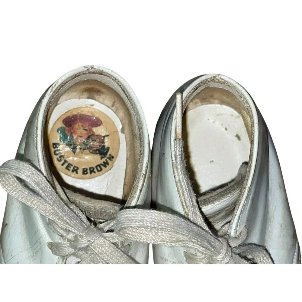 Vintage Buster Brown Walking Shoes 5/6? Used White *Lots of Wear
